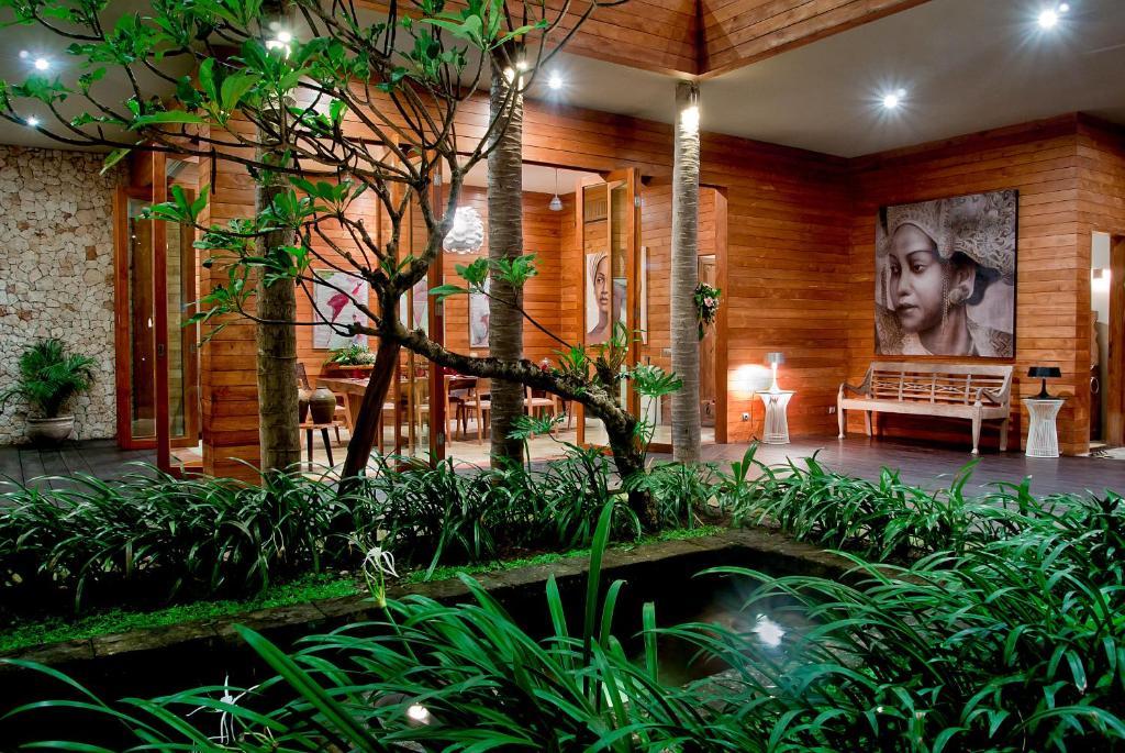 Eko Villa Seminyak - Tropical Villa, Walk To Beach Kültér fotó